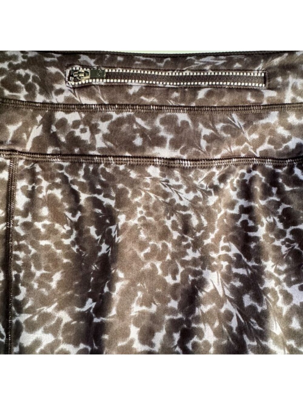 Athleta Flirty Stardust 2 In 1 Skirt Capris Leggings M Black Animal Print 929779 - Picture 10 of 14